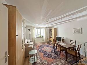 ELVIRA - Maxvorstadt, vermietete und gut geschnittene 3-Zimmer-Wohnung im Hochparterre mit kleiner Terrasse in bevorzugter Lage