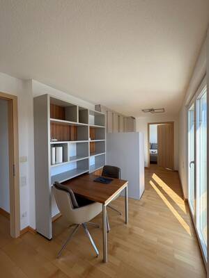Exklusive Möblierte 2-Zimmer-Seniorenwohnung ab 60 Jahren mit großer Dachterrasse, Aufzug & Stellplatz – 90441 Nürnberg – Vorschaubild 4