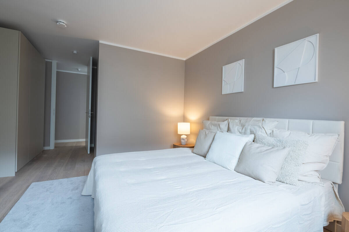 Stilvoll sanierte 3-Zimmer-Wohnung mit zwei Balkonen, in Ku'damm-Nähe, Aufzug, bezugsfrei – Berlin – Vorschaubild 6