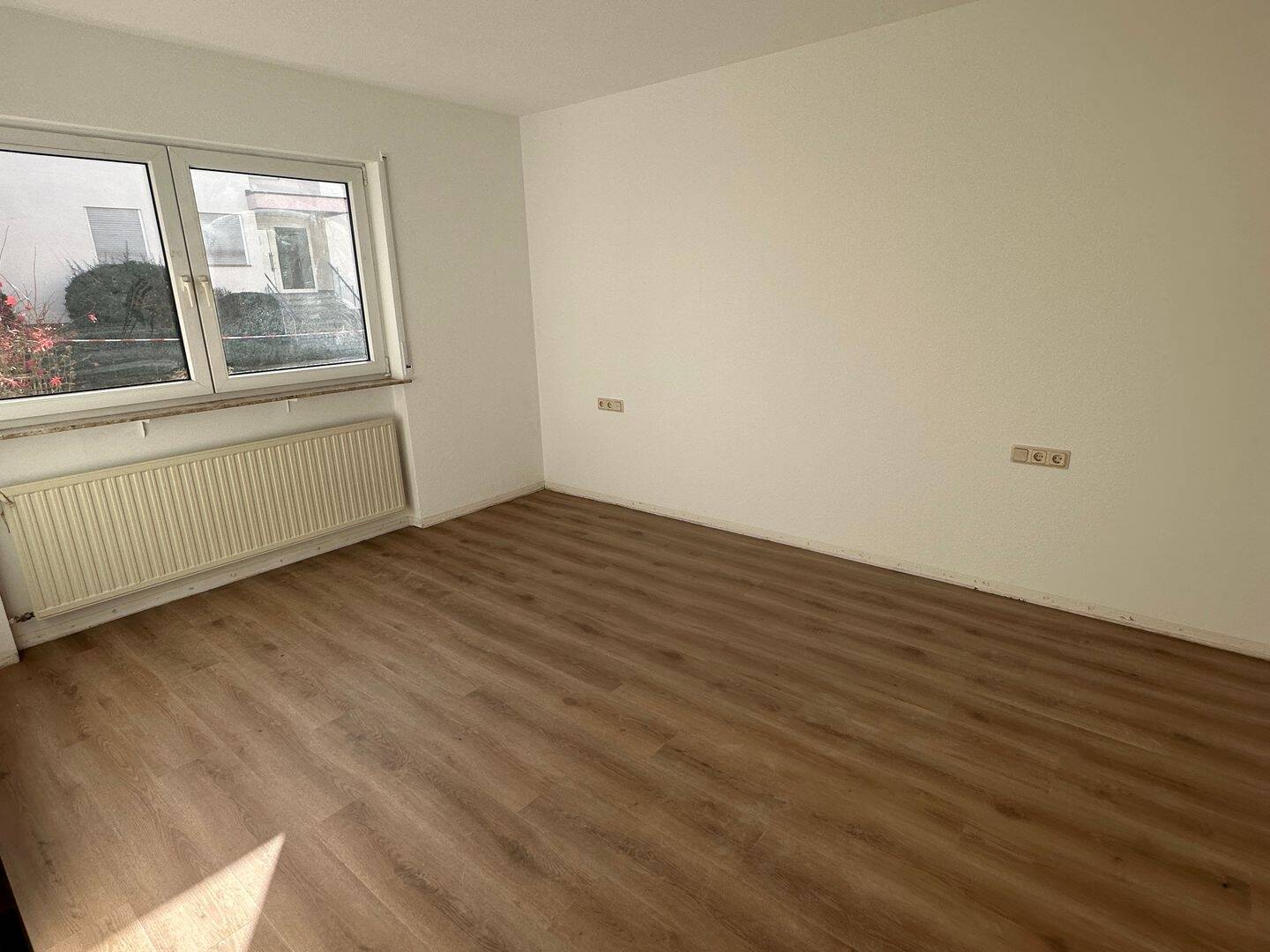 Sbr.- Rotenbühl * schicke 3 ZKB Wohnung * top Lage * top renoviert * neues Bad *Uni Nähe * barrierefrei * Garage – Saarbrücken – Vorschaubild 4