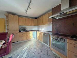 Großzügiges Zuhause für Familien: 6 Zimmer, 2 Bäder, 45 m² Terrasse + Garagen – 47058 Duisburg – Vorschaubild 3