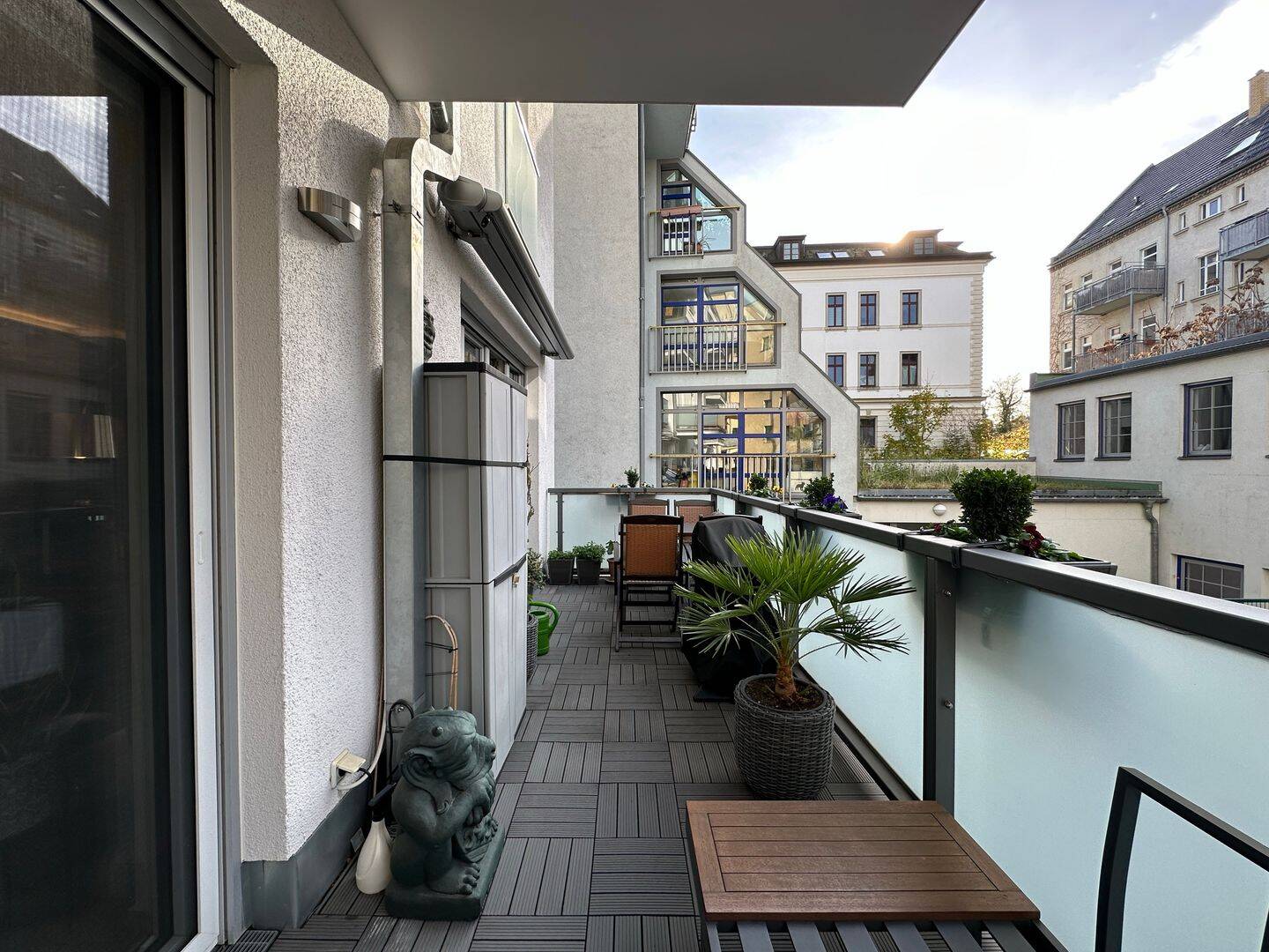 Sie hat ALLES! Traumwohnung mit 2 Balkonen, Kamin und Stellplatz - Verfügbar! – Leipzig – Vorschaubild 2