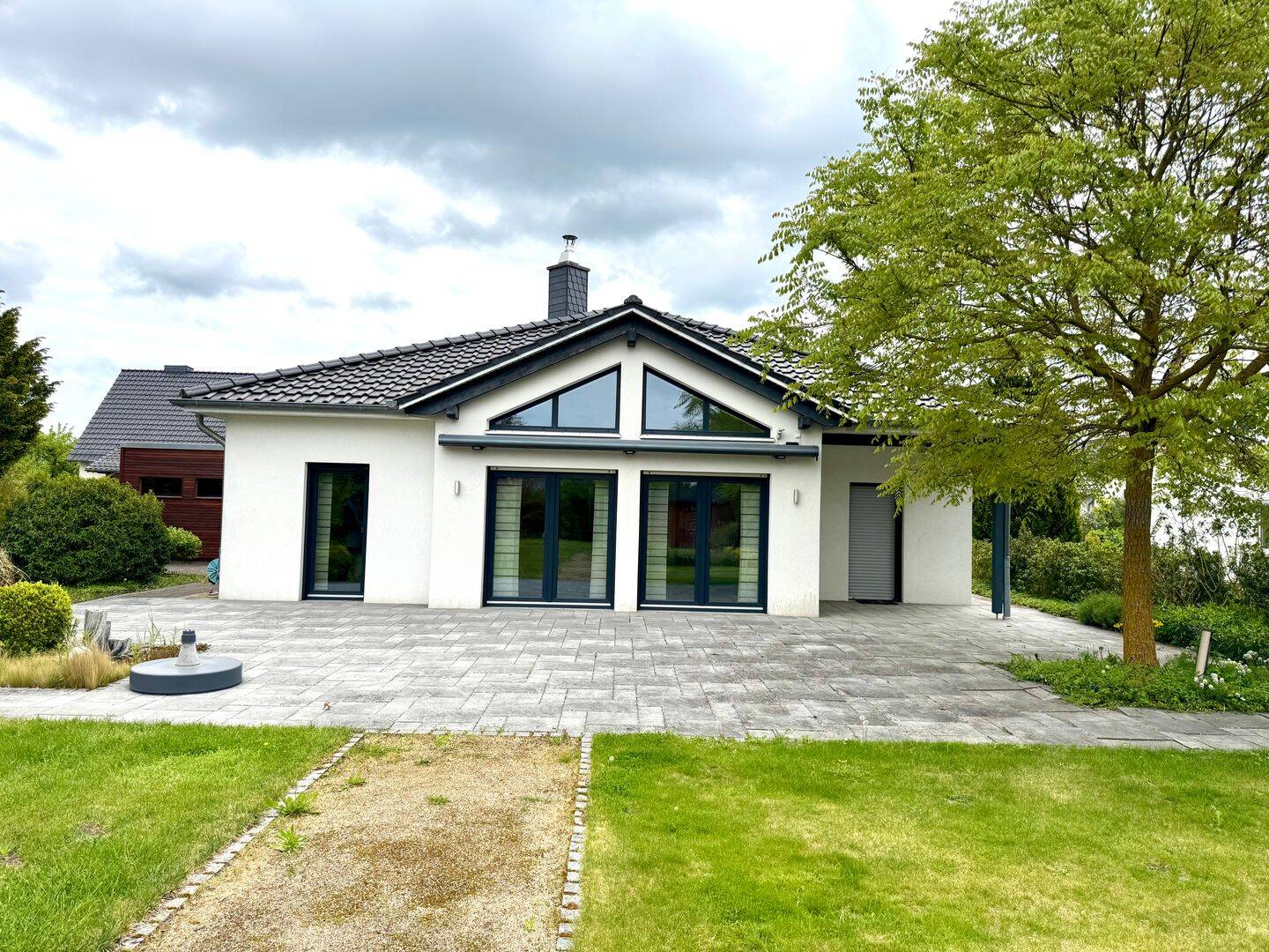 Einfamilienhaus im Bungalowstil - Stilvoll, ebenerdig und energieeffizient – Wolfsburg – Vorschaubild 2