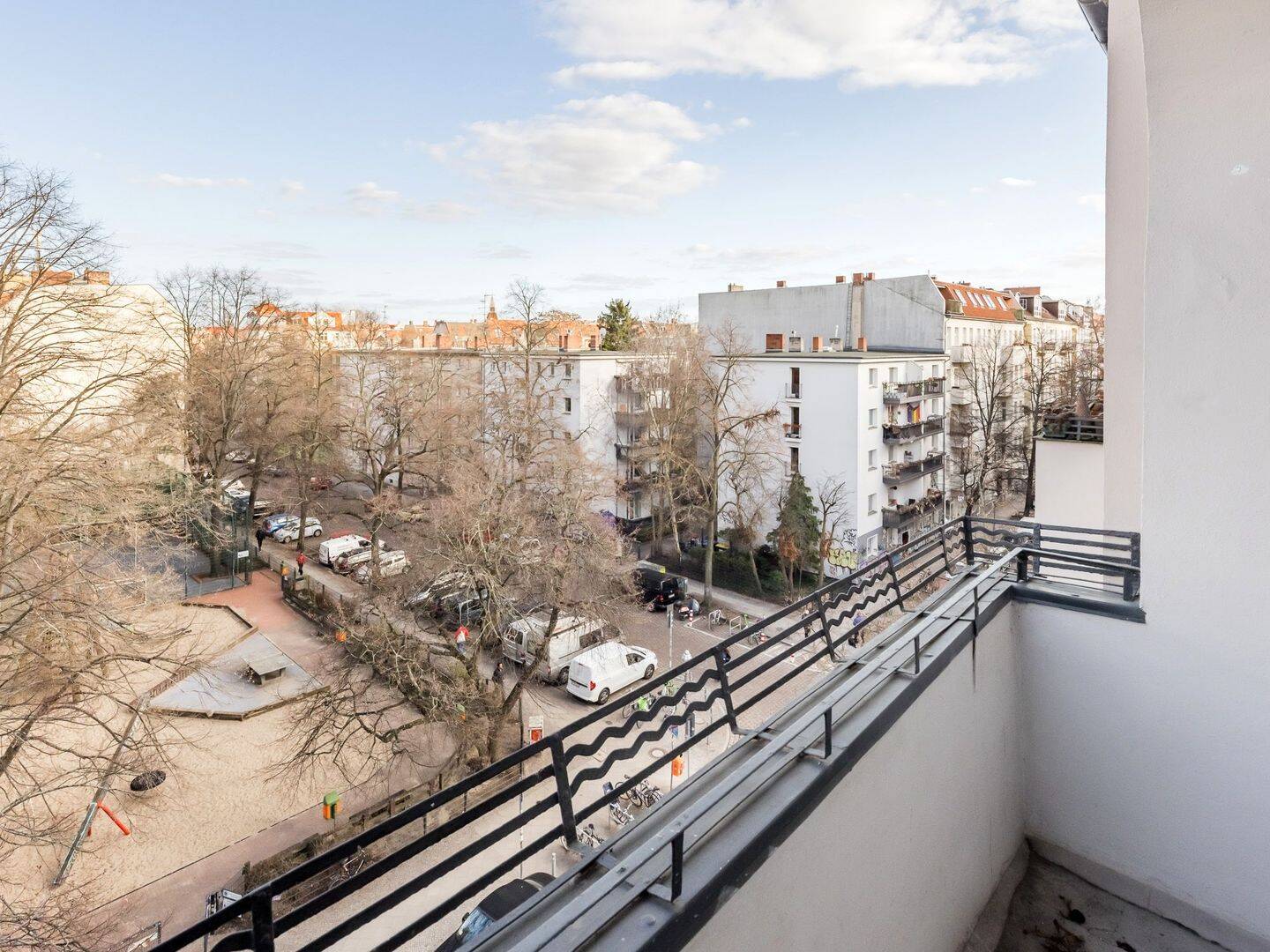 Altbauwohnung mit Balkon und viel Entwicklungspotenzial im beliebten Reuterkiez – Berlin – Vorschaubild 2