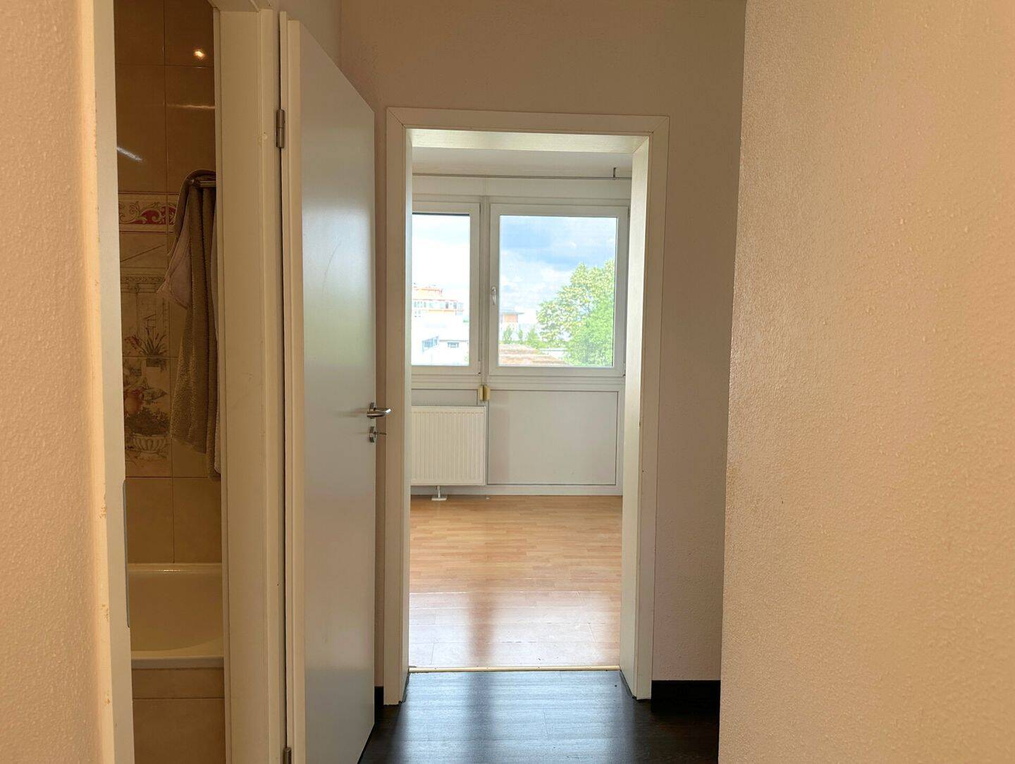 FAMILIENTAUGLICHKEIT TRIFFT KOMFORT - große 4-Zimmer-Wohnung mit Balkon und Stellplatz in Dreieich – Dreieich – Vorschaubild 9