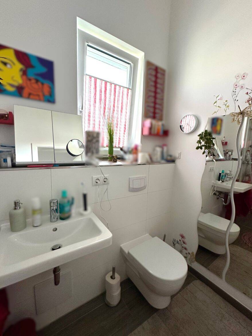 **3-ZIMMER-WOHNUNG MIT - DUSCHBAD EN SUITE UND DACHTERRASSE** – Poing – Vorschaubild 5