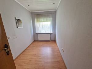 Ebenerdiger Wohnraum mit Gartenoase mitten in Varel ! PLUS Historisches Zweifamilienhaus mit 1.200 Mieteinnahmen im Monat! – 26316 Varel – Vorschaubild 7