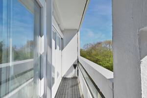 Lichtdurchflutetes Apartment mit Loggia und Blick auf die Elbvororte – 22609 Hamburg – Vorschaubild 7