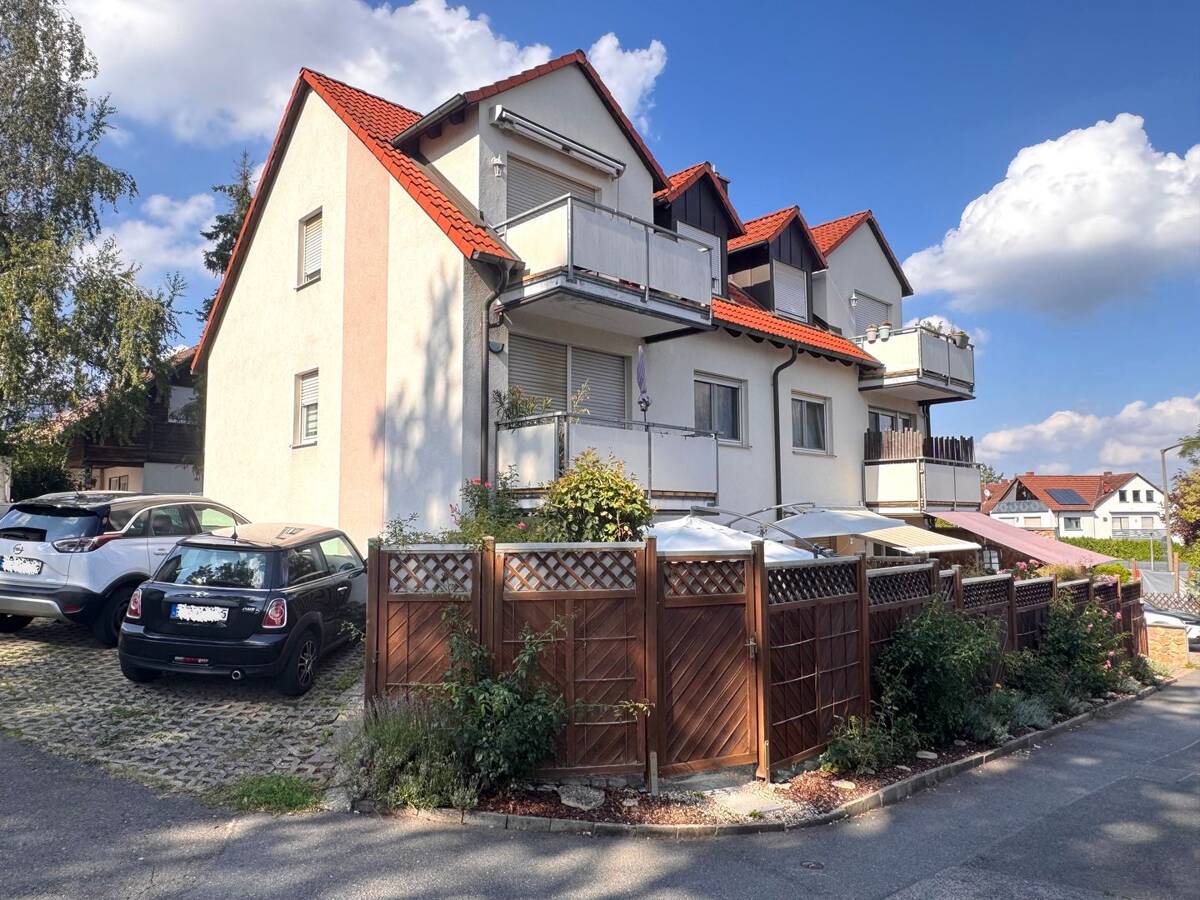 Charmante 2-Zimmer-Wohnung mit Terrasse und Stellplatz – 90768 Fürth – Bild 1 von 9