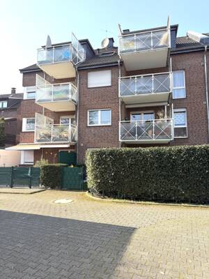 Gepflegte 2 Zimmer ETW mit Balkon u. Garage in ansprechendem Haus mit Aufzug in Rheinhausen