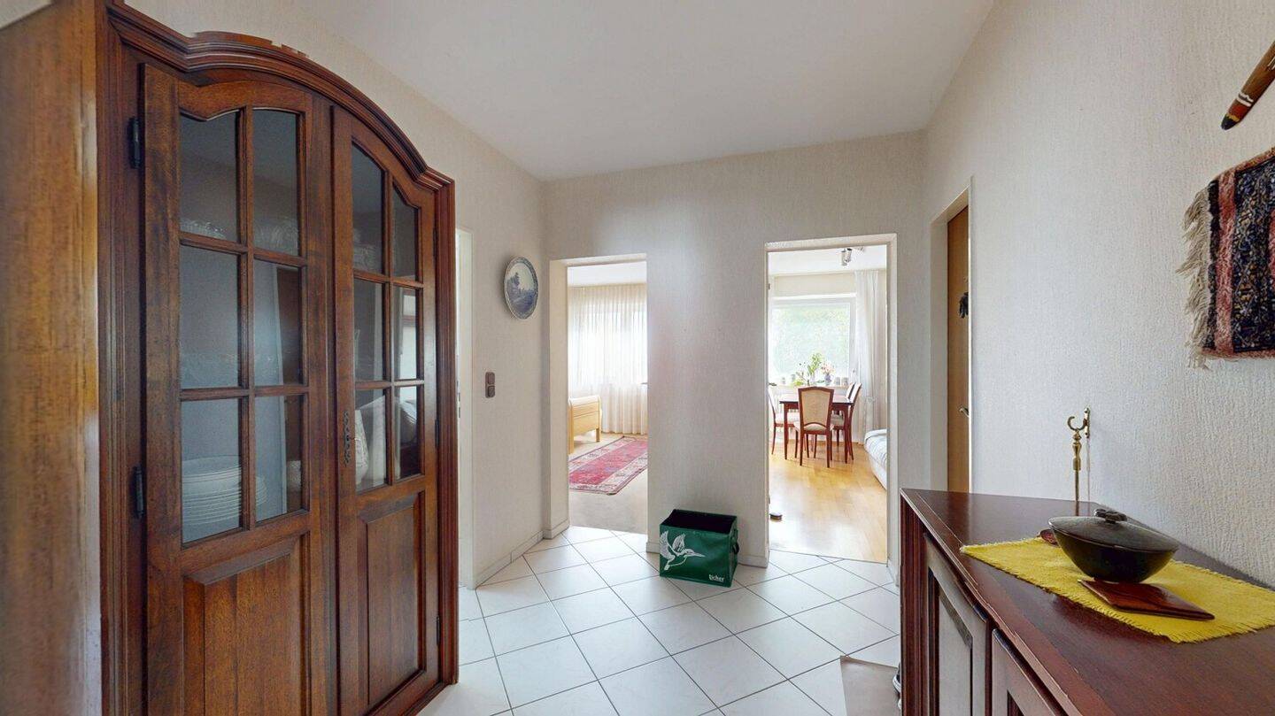 Lichtdurchflutete Etagenwohnung mit Westbalkon und Blick ins Grüne – Frankfurt am Main – Vorschaubild 5