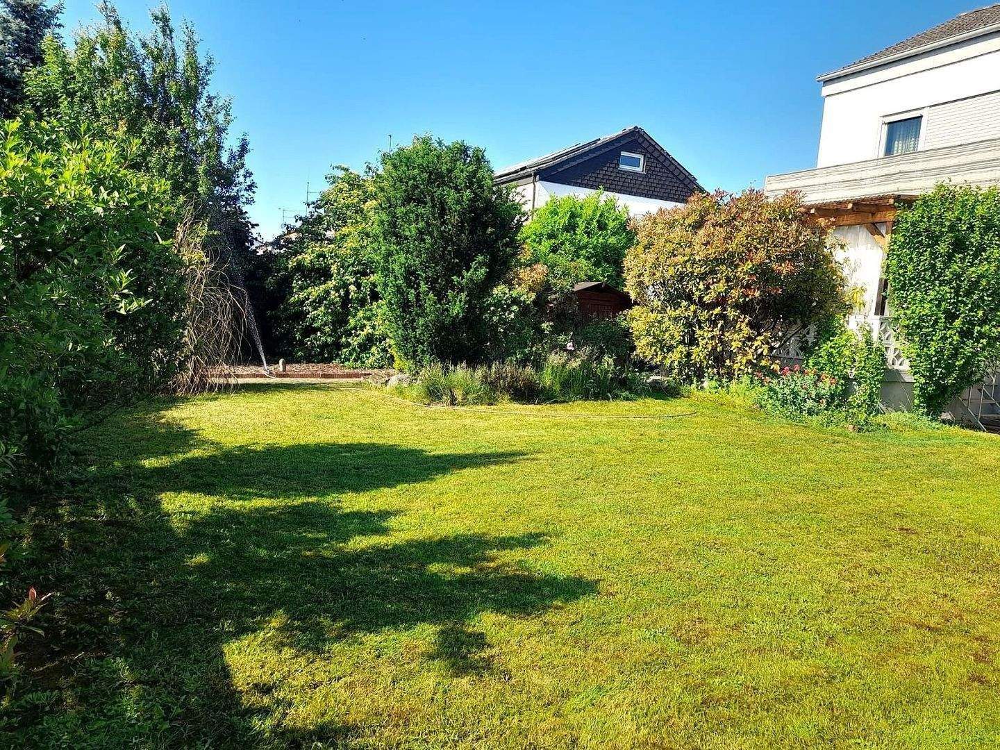Freistehendes Zweifamilienhaus großer SW-Garten plus Doppel-Garage / 3 STP – Gerolsheim – Vorschaubild 4