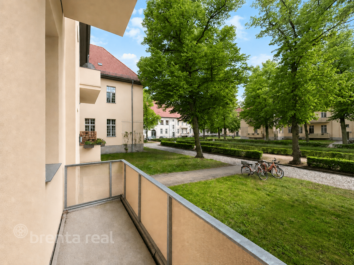 Denkmalsanierte 3-Zimmer-Wohnung mit Balkon und Stellplatz – Berlin – Vorschaubild 8