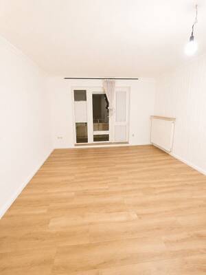 Erstbezug nach Renovierung - Helle 3-Zimmer-Wohnung in ruhiger Lage - Huchting - Familienfreundlich – 28259 Bremen – Vorschaubild 2