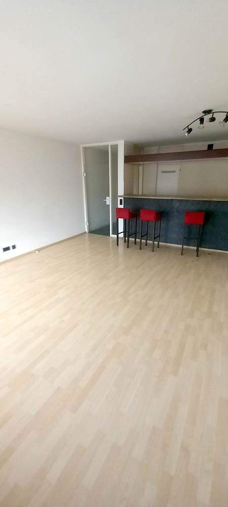 TOPLAGE Nähe HBF Solingen: 2 Zimmer Wohnung mit Aufzug, EBK und Stellplatz – Solingen – Bild 1 von 5