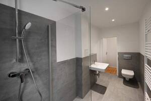 Top Lage in Lichtenberg mit neuem Preis - frisch sanierte 1-Zi.-Whg. - ideal zum Wohnen o. Vermieten – 10317 Berlin – Vorschaubild 1