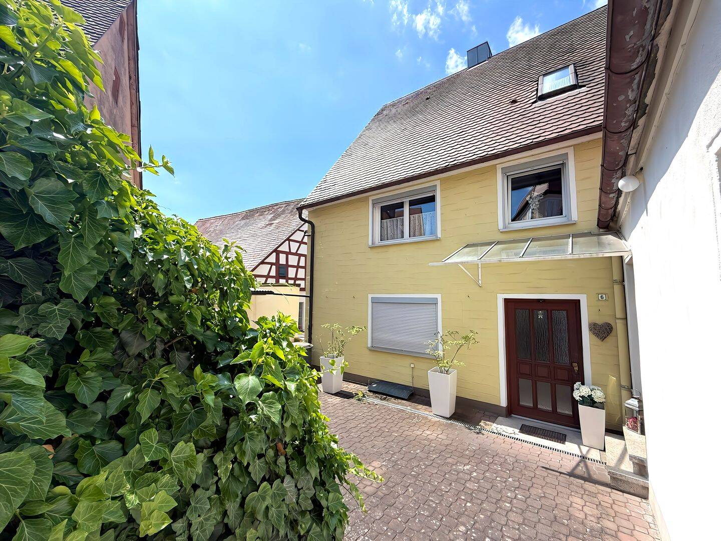 Mehrfamilienhaus mit 3 Wohneinheiten - Leerstehend & über 6 % Renditepotenzial – Windsbach – Vorschaubild 2