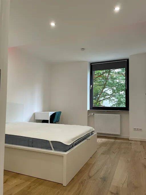 Schwabing! Schönes und großes WG Zimmer mit eigenem Balkon! – München – Vorschaubild 6