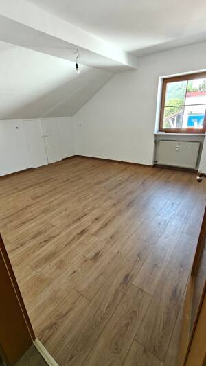 Renovierte 3,5 Dachgeschosswohnung in Peißenberg – 82380 Peißenberg – Vorschaubild 3