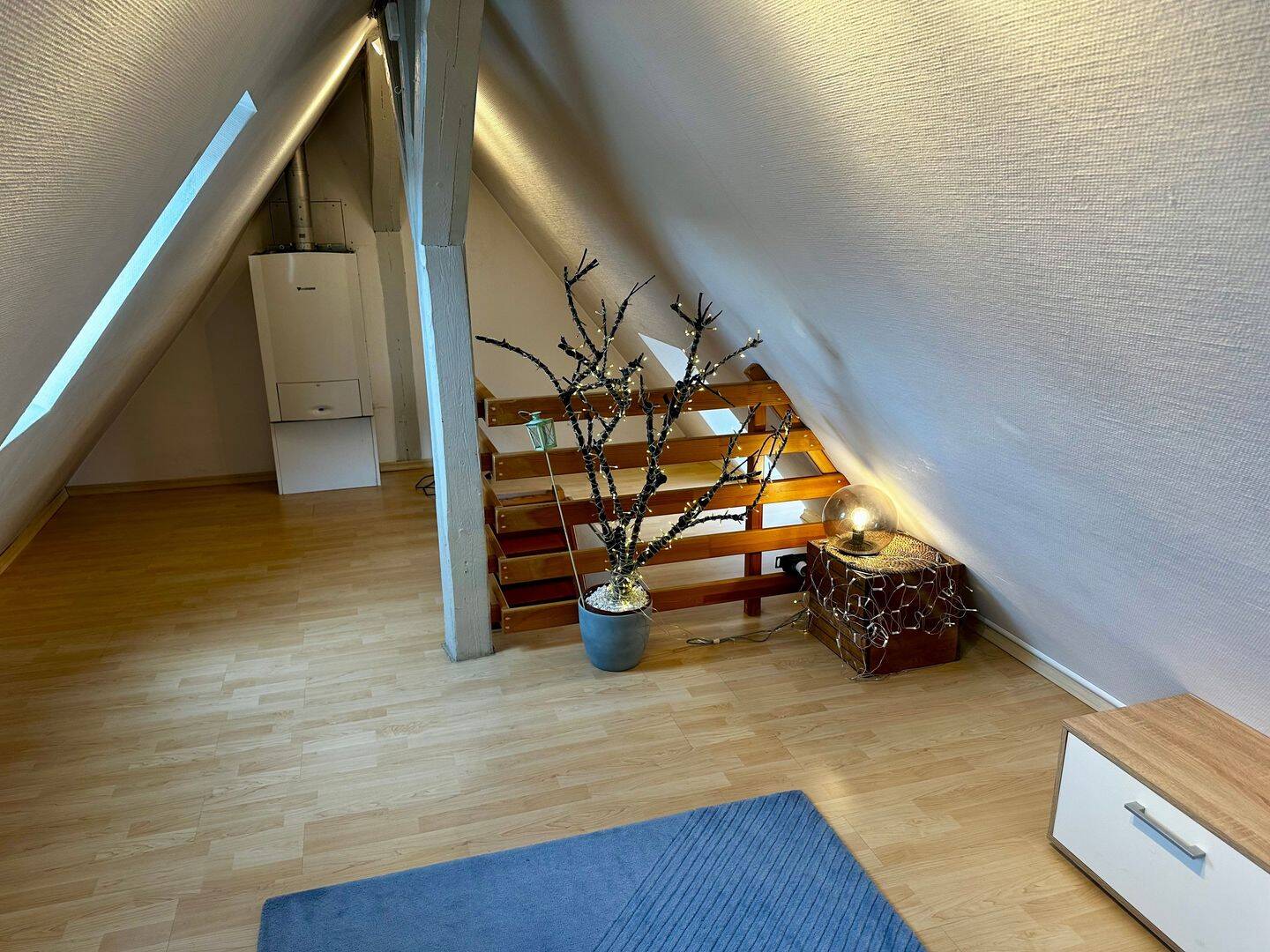 Zentrale, charmante & möblierte 3,5 Zi Galerie-Wohnung neben Killesberg – Stuttgart – Vorschaubild 7