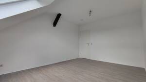 Dachgeschosswohnung mit 4 Zimmern und viel Tageslicht in Erfurt – Arnstädter Straße 21, 99096 Erfurt – Vorschaubild 8