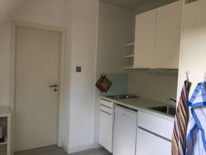 Gemütliches helles Zimmer mit Pantry und eigenem Bad – 22159 Hamburg – Vorschaubild 4