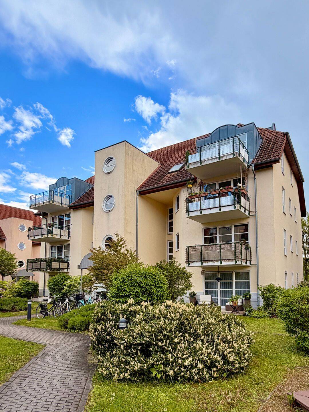 Kapitalanlage in parkähnlicher Wohnanlage in Potsdam-Bornstedt | Vermietete 2-Zimmer-Wohnung mit Balkon, Aufzug & Tiefgarage – Potsdam – Vorschaubild 5