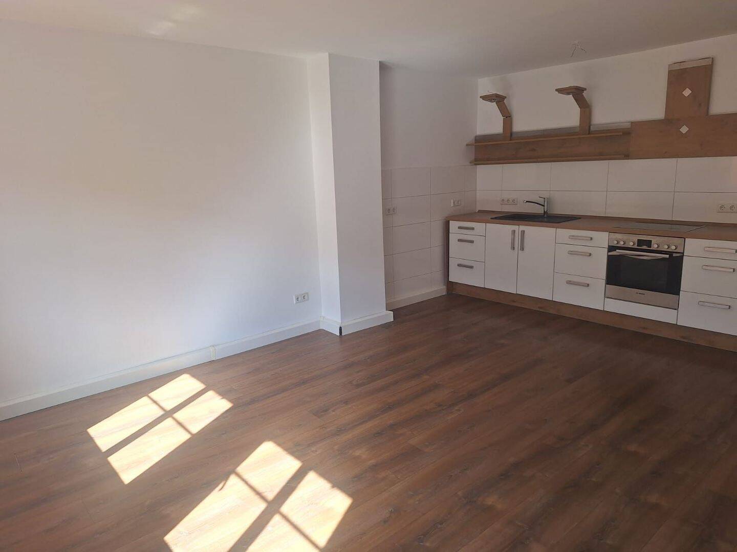 Zentrale 2-Zimmer-Wohnung mit Einbauküche und Waschmaschine in Nürnberg