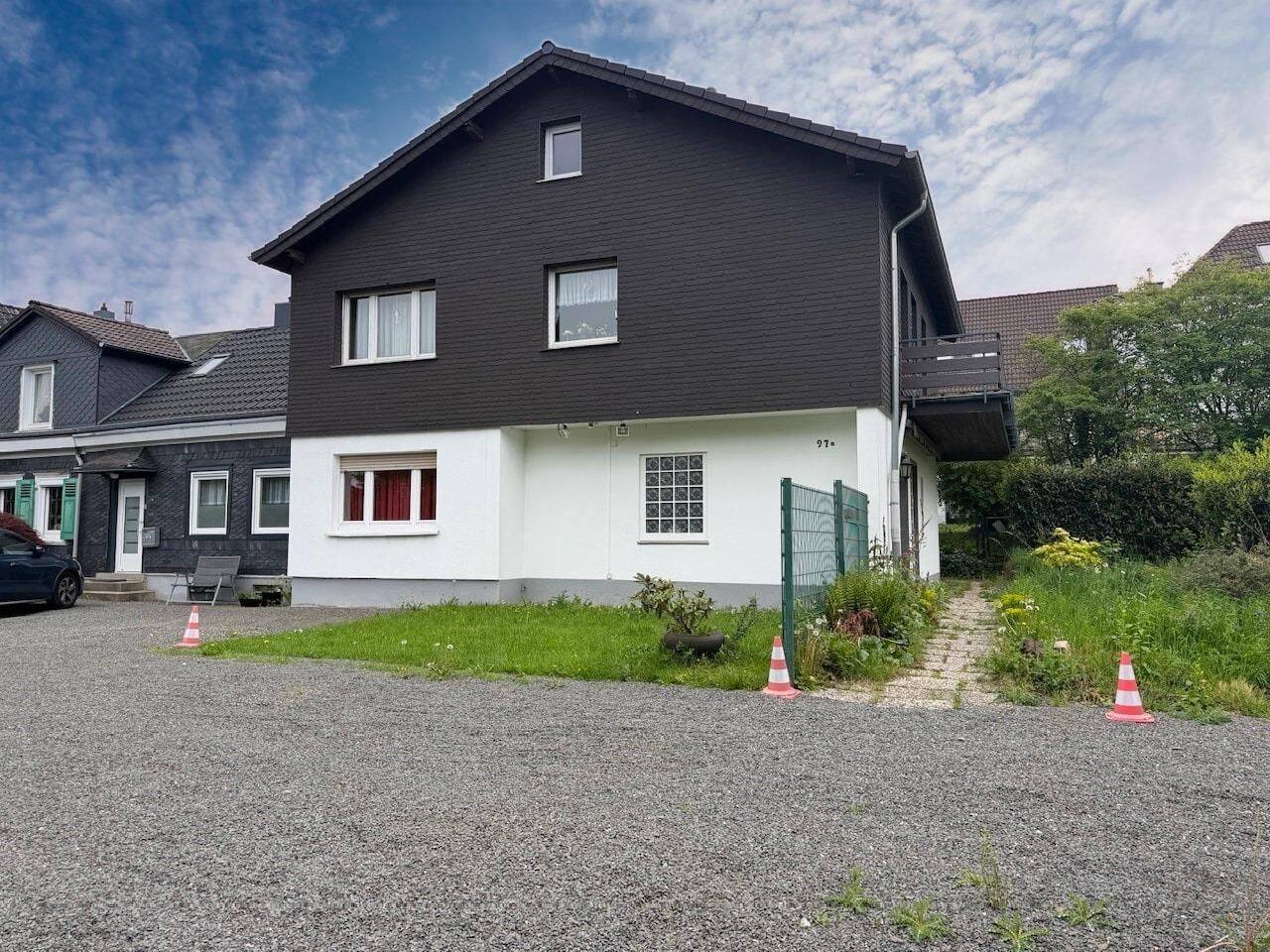Haus statt Wohnung! Einseitig angebautes Einfamilienhaus in Wermelskirchen! – Wermelskirchen – Vorschaubild 3
