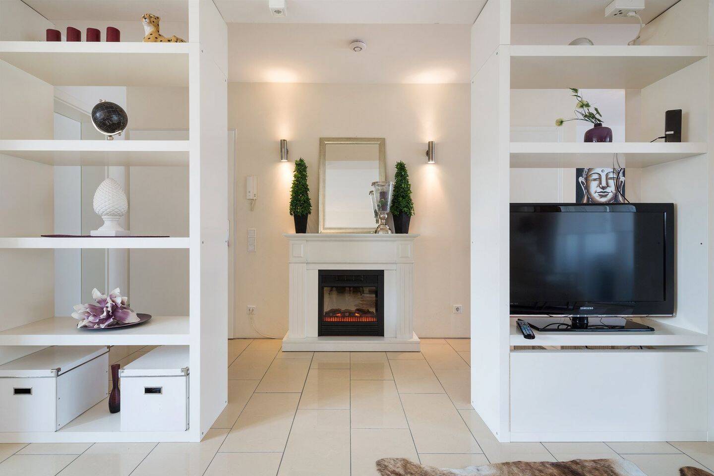 Möbl. 2 Zimmer Wohnung in Düsseldorf-Oberkassel NK, Strom + WLAN inkl.