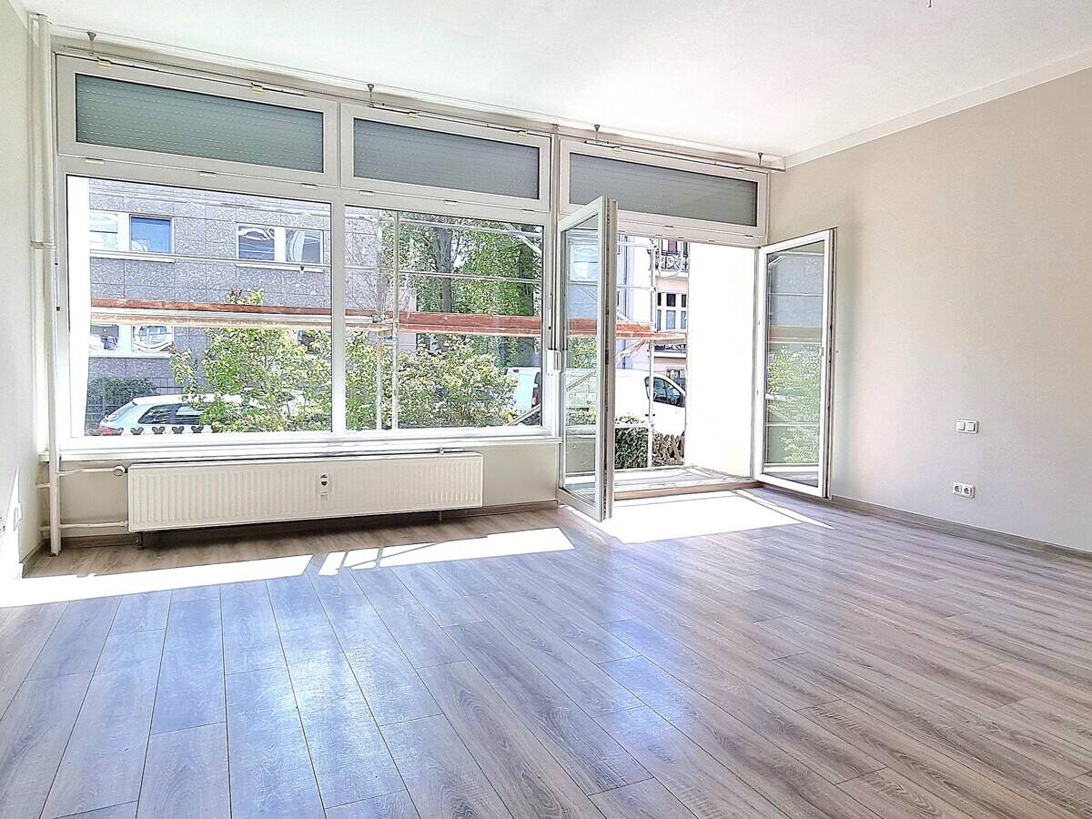 Westend/Charlottenburg; attraktive und bezugsfreie 2-Zimmer-Wohnung mit Süd-Balkon und TG-Stellplatz – Berlin – Bild 1 von 9