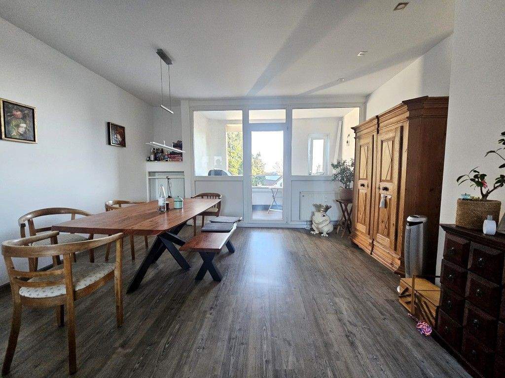 Haus-im-Haus-Feeling. Großzügige Maisonettewohnung im 2-Familienhaus mit Balkon und Dachloggia – Solingen – Vorschaubild 3