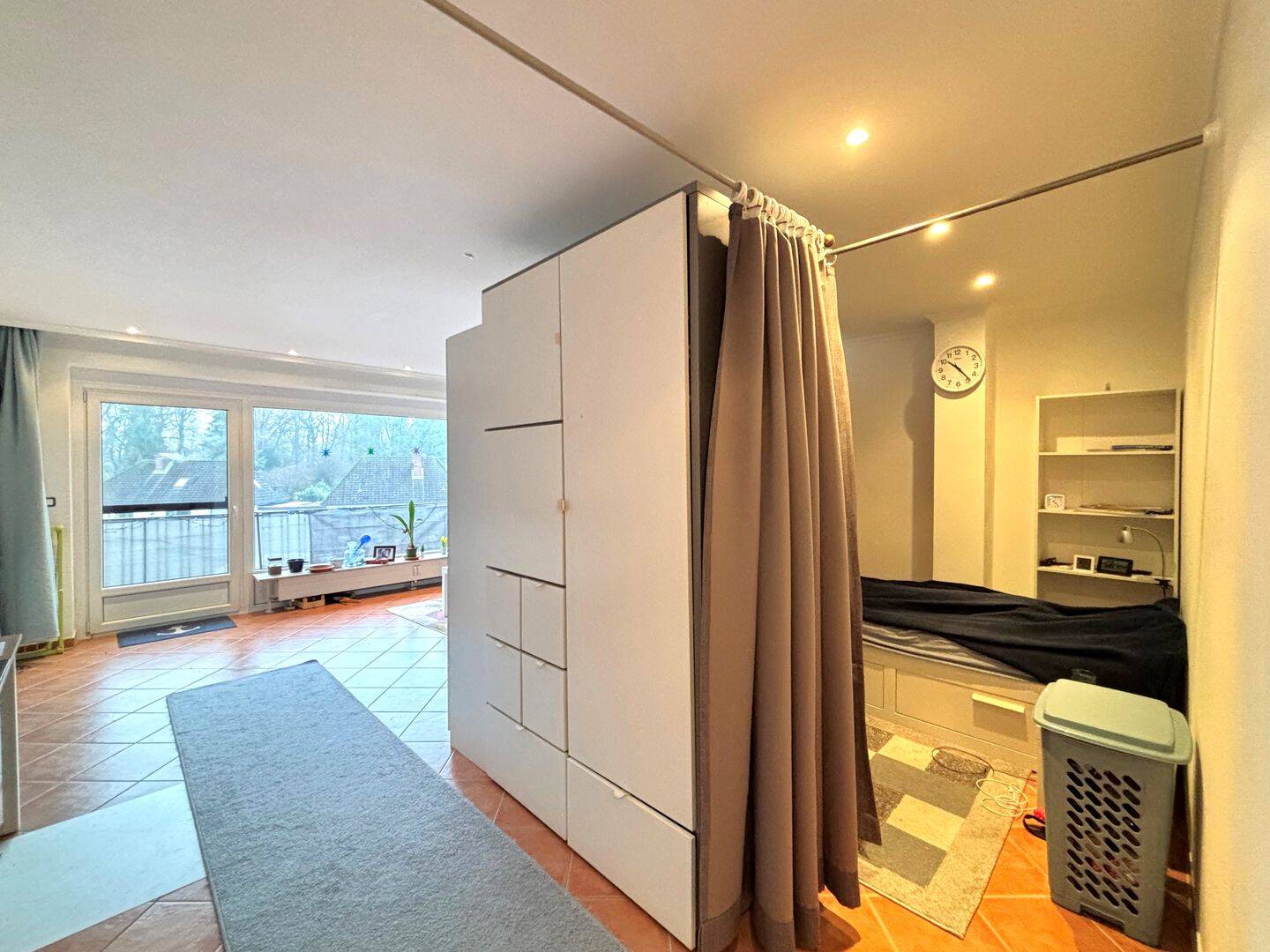 Volksdorf: hell u. modern, großes Apartment mit Balkon nahe U-Bahn – Hamburg – Vorschaubild 3