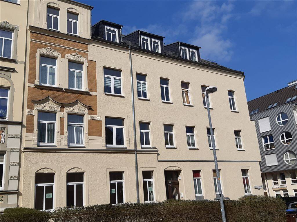 ** charmante 2-Raum-Whg mit Wannenbad **