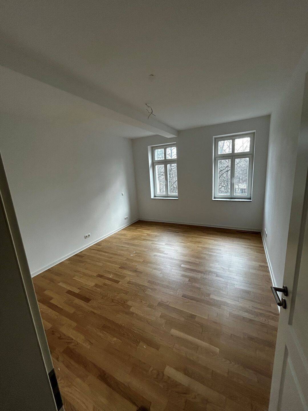 direkt am Schloßteich: 3-Zimmer-Wohnung mit Fußbodenheizung, Einbauküche und Balkon – Chemnitz – Vorschaubild 4