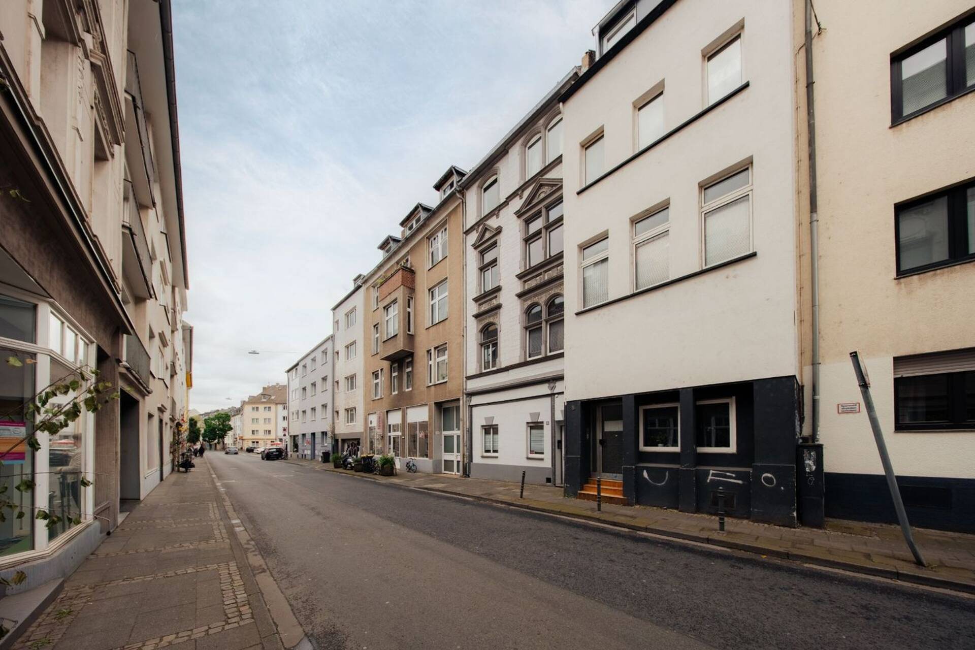 Mehrfamilienhaus in 51063 Köln mit 236,68 m² kaufen