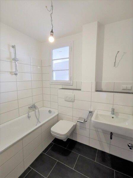 Frisch renovierte 2-Zi.-EG-Whg. mit neuem Tageslichtbad und Loggia – Wuppertal – Vorschaubild 6