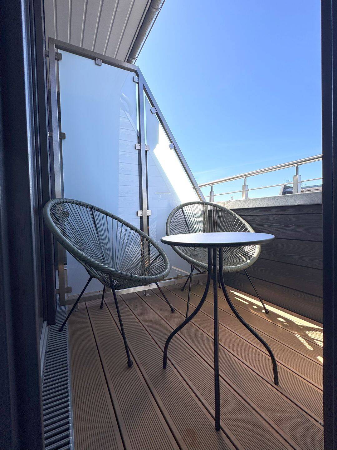 ERSTBEZUG mitten im KIEZ | AUFDACHTERRASSE + WEST-LOGGIA | OFFENES STUDIO-APT. | MÖBLIERT | LIFT – Berlin – Vorschaubild 8