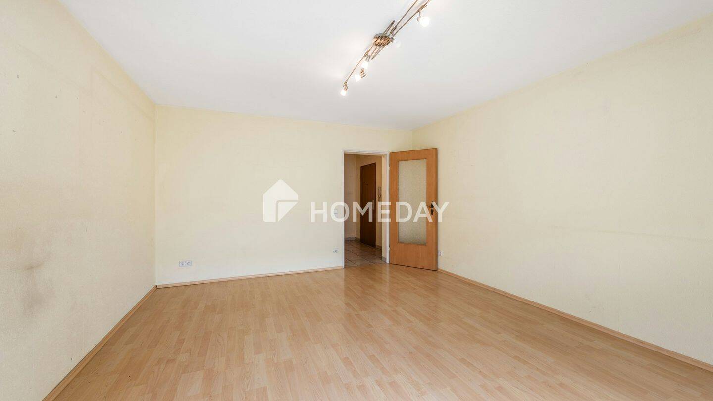 Helle 3-Zimmer-Wohnung mit Loggia und Einbauküche in gepflegtem Mehrfamilienhaus – Metzingen – Vorschaubild 4
