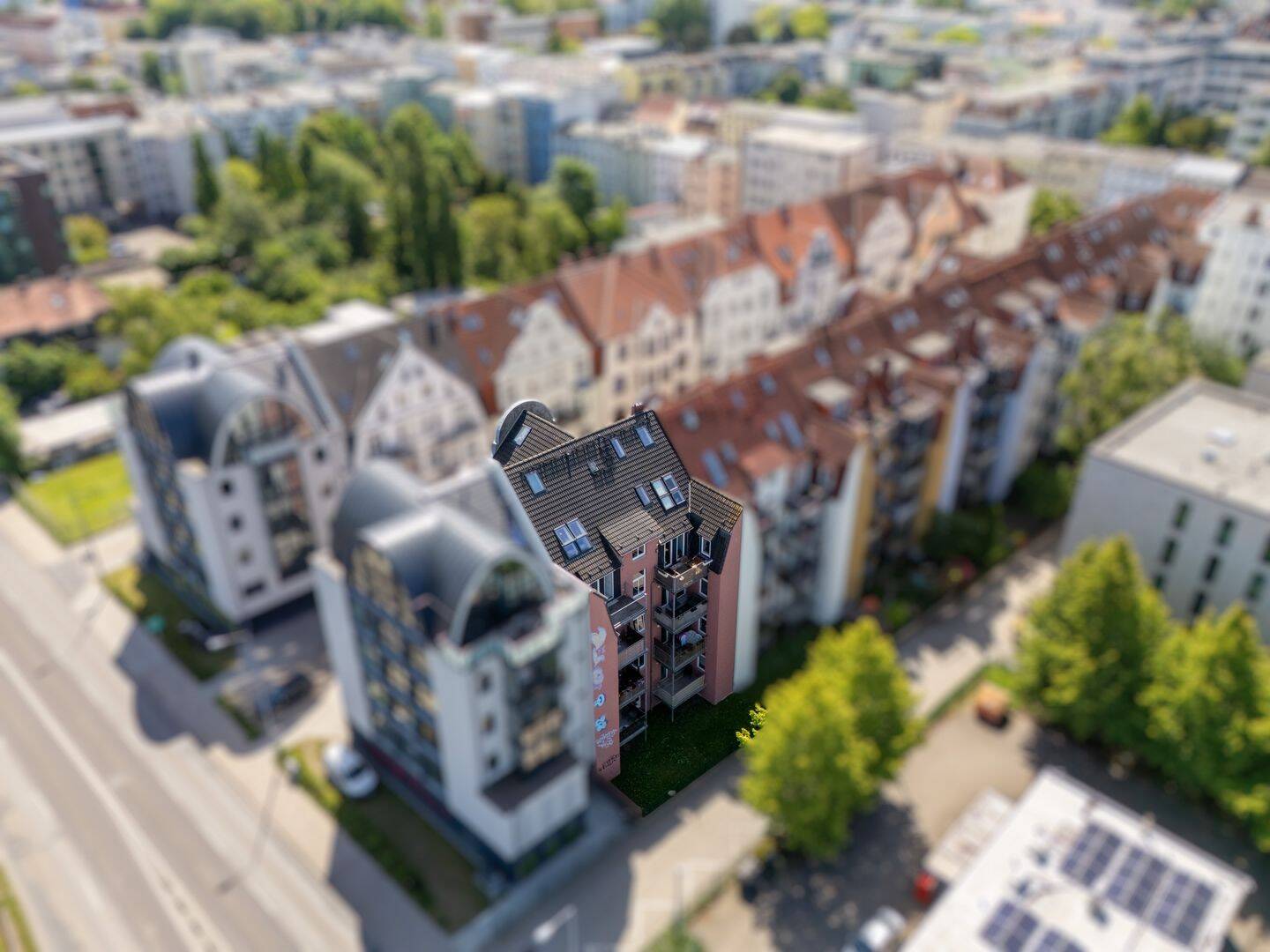 Sofort bezugsfrei! Charmante 3,5-Zimmer-Altbauwohnung mit zwei Balkonen am Rostocker Stadthafen – Rostock – Vorschaubild 9