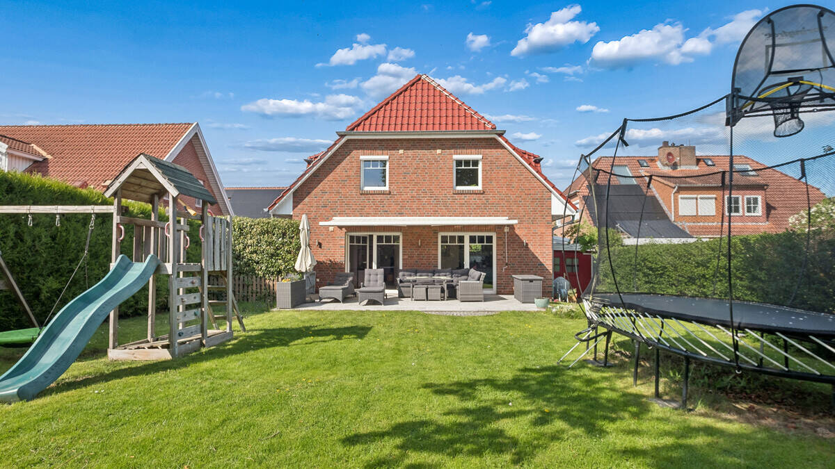 EFH mit PV-Anlage, Garten & Wallbox in Nettelnburg