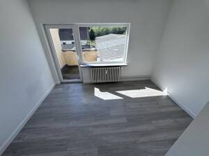 Frisch renovierte 4-Zimmer-Wohnung mit Balkon in zentraler Lage von Flensburg – 24939 Flensburg – Vorschaubild 9