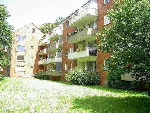 Erstbezug nach Sanierung: ... 2 1/2 Zimmer-Wohnung in ruhiger Wohnlage – Lübeck – Vorschaubild 3