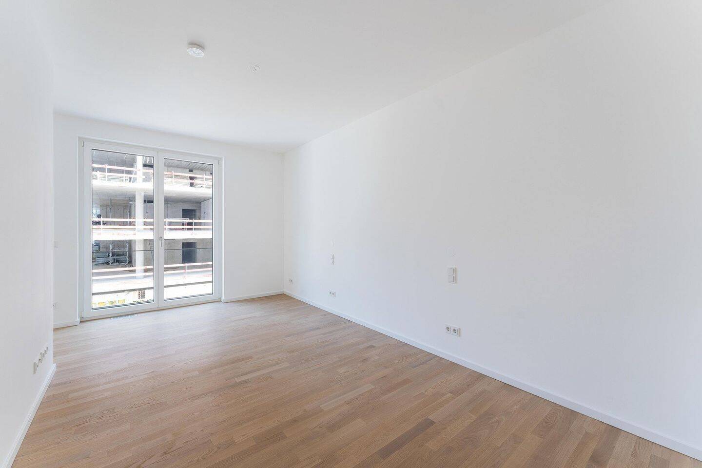 Traumhafte Zwei-Zimmer Wohnung an East Side Gallery und Spree, provisionsfrei zu vermieten – Berlin – Vorschaubild 8