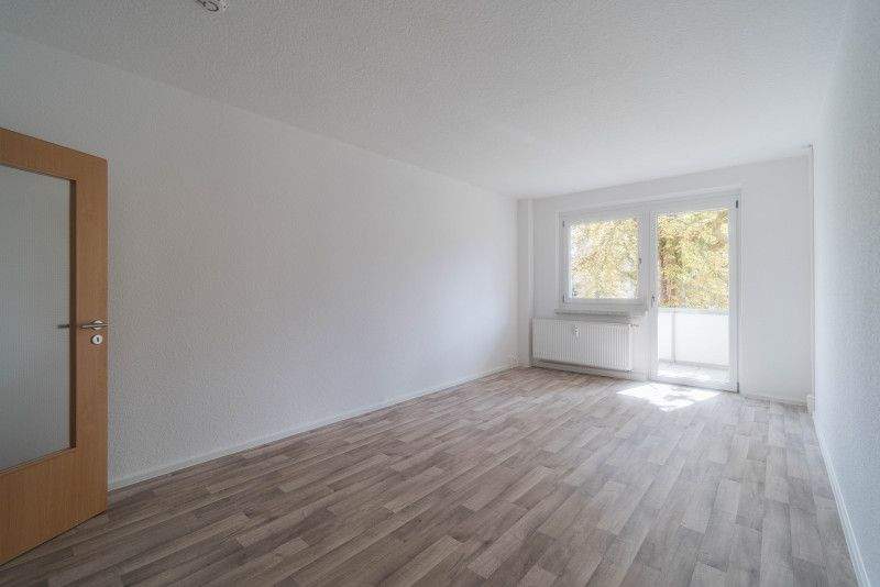 2-Raum-Wohnung mit Balkon auf dem südlichen Sonnenberg – Chemnitz – Vorschaubild 2