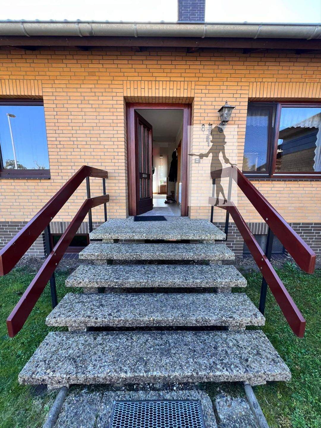 Gepflegtes Einfamilienhaus mit Einliegerwohnung, Doppelgarage und Nebengeb. in Gusborn – Gusborn – Vorschaubild 4