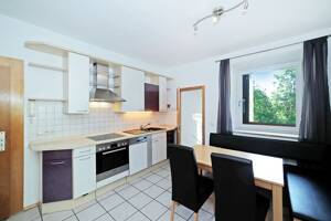 Ruhige Lage und herrlicher Ausblick! Schöne 3-Zimmer-Wohnung in Fischbachau/Wörnsmühl – 83730 Fischbachau – Vorschaubild 2