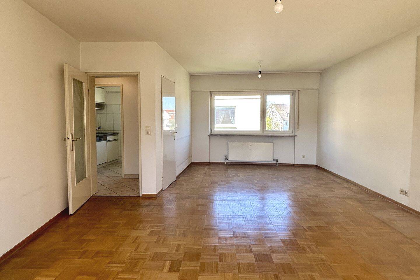 Freie 3-Zi.-Wohnung mit kleinem Balkon in attraktiver Lage, renovierungsbedürftig, TG-Stellplatz – Stuttgart – Vorschaubild 7