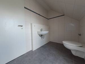 Gemütliches Wohnen unterm Dach - Renovierte 2-Zimmer-Wohnung mit Charme – 6844 Dessau-Roßlau – Vorschaubild 4