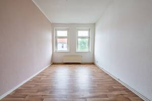 Solide 2-Zimmer-Wohnung mit Süd-Loggia im Vorderhaus, Wertpotenzial - besichtigen und entdecken – 13086 Berlin – Vorschaubild 4